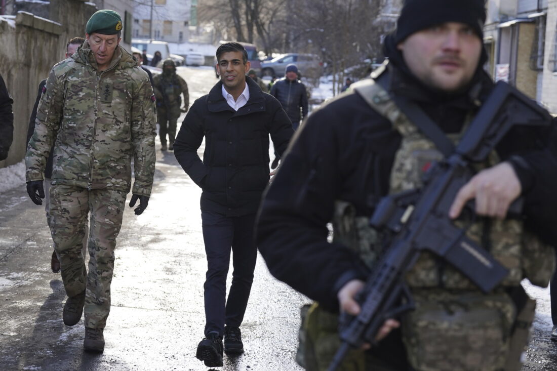 British prime minister visits Ukraine to give aid and reassurances of ...